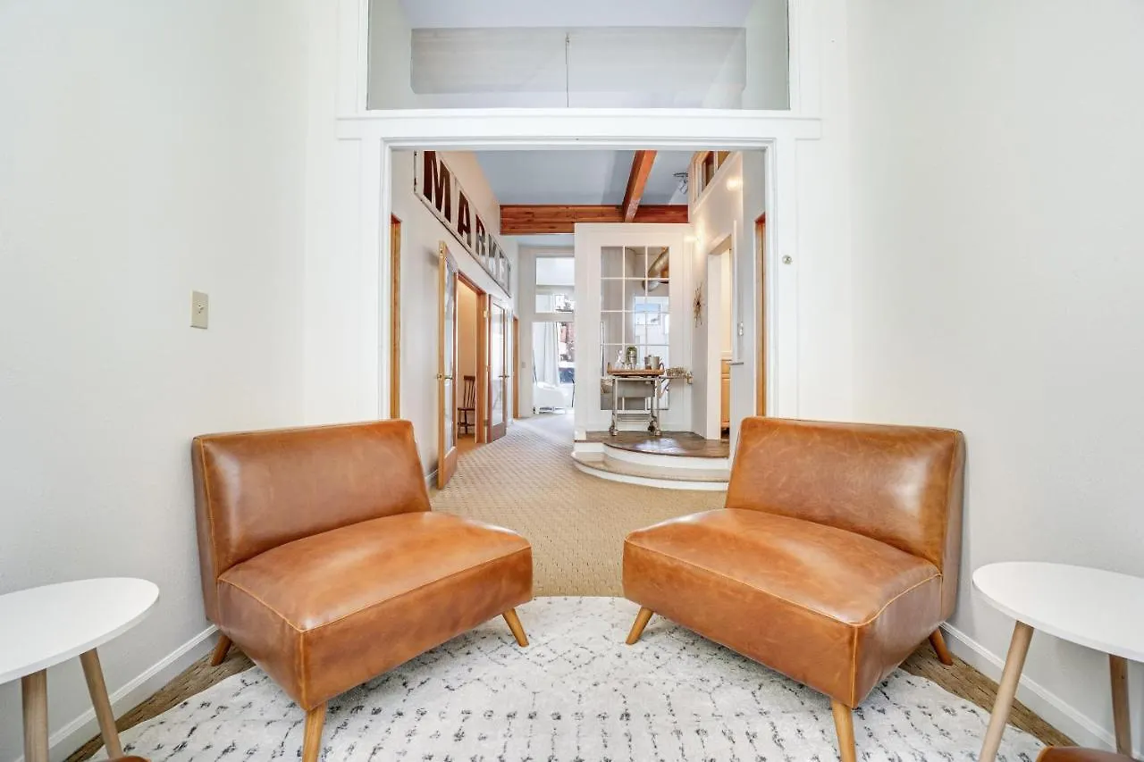 Opulence At The Square Apartment Seattle